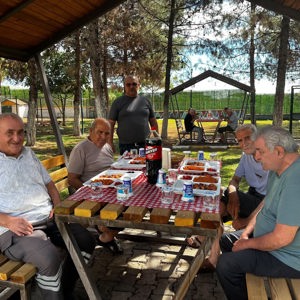 Şanlıurfa Bakım, Rehabilitasyon ve Aile Danışma Merkezimizde Misafir Ettiğimiz Kıymetli Büyüklerimizle, 1 Ekim Dünya Yaşlılar Günü Dolayısıyla Bir Araya Geldik - fotoğraf 1