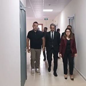 Sinop Vali Yardımcımız Sayın Bahar KAYA, İl Müdürümüz Can Kayhan ÖZOK ve İl Müdür Yardımcımız Seyit BULAK eşliğinde, yakında hizmete açılması planlanan Özel Gülce Bakım Merkezini ziyaret etti. - fotoğraf 1