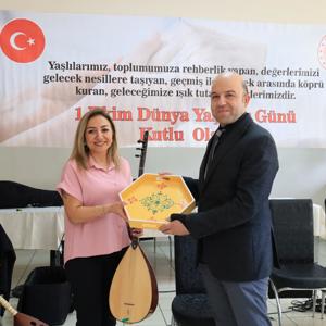 1 Ekim Dünya Yaşlılar Günü münasebetiyle Vali Yardımcımız Sayın Rümeysa Sena Kurt, İl Müdürümüz Sayın Abdulhalim Ünalan ve birim amirlerimizle birlikte  kıymetli büyüklerimizle bir araya geldik. - fotoğraf 5