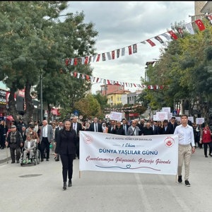 Dünya Yaşlılar Günü Kapsamında Burdur’da, Yaşlı Bireylerimiz ve Gençlerimizin Katılımıyla Anlamlı Bir Yürüyüş Gerçekleştirildi - fotoğraf 1