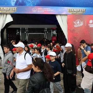 🚀 TEKNOFEST Güneydoğu’da Bakanlığımızın Alanına Yoğun İlgi! - fotoğraf 9