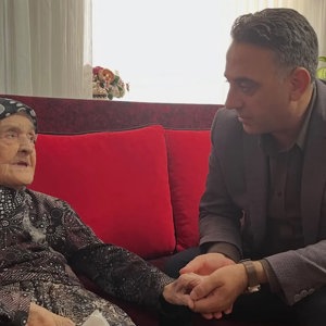 Edirne Aile ve Sosyal Hizmetler İl Müdürü Harun TOHUMCU, Bakanlığımızın hizmet modellerinden faydalanan kıymetli yaşlımızı ziyaret etti. - fotoğraf 1