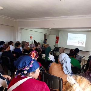 İl Müdürlüğümüze bağlı Keşan Sosyal Hizmet Merkezi Müdürlüğü tarafından, Bakanlığımızın hizmet modellerinden yararlanan ailelere yönelik eğitim faaliyeti gerçekleştirilmiştir. - fotoğraf 1