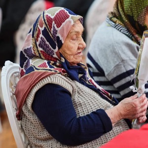 Sayın Valimiz Tülay BAYDAR BİLGİHAN, 1 Ekim Dünya Yaşlılar Günü Münasebetiyle Cumhuriyet Meydanı’nda Düzenlenen Programa Katıldı - fotoğraf 12