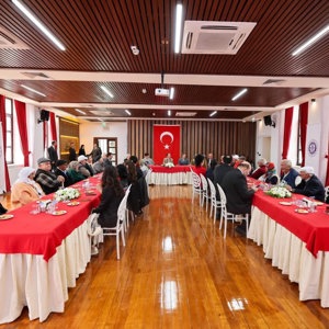 Sayın Valimiz Tülay BAYDAR BİLGİHAN, 1 Ekim Dünya Yaşlılar Günü Münasebetiyle Cumhuriyet Meydanı’nda Düzenlenen Programa Katıldı - fotoğraf 16