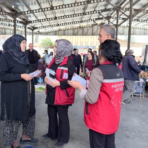 İl Müdürlüğümüze Bağlı GÖLHİSAR SOSYAL HİZMET MERKEZİ Müdürlüğümüz Tarafından ÇAVDIR İlçesi Pazartesi  Pazarı’nda Vatandaşlarımızla Bir Araya Gelinerek Bilgilendirme Faaliyeti Gerçekleştirildi - fotoğraf 4