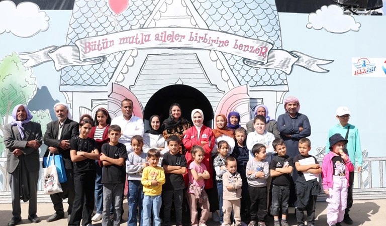 Aile ve Sosyal Hizmetler Bakanımız Göktaş, TEKNOFEST Güneydoğu'yu ziyaret etti
