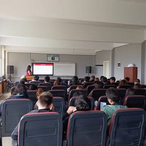 Sarı Saltuk Anadolu Lisesi öğrencilerine yönelik Kadına Yönelik Şiddetle Mücadele Semineri gerçekleştirildi. - fotoğraf 2