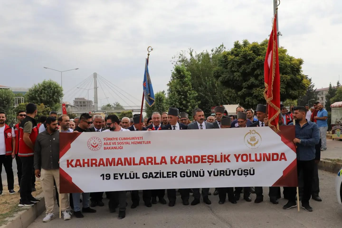 19 Eylül Gaziler Günü Dolayısıyla Kortej Yürüyüşü Gerçekleştirdik