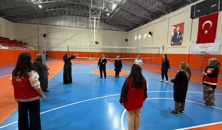1 Ekim Dünya Yaşlılar Günü’nde Gürün’de Kıymetli Büyüklerimizle Sportif Etkinlik