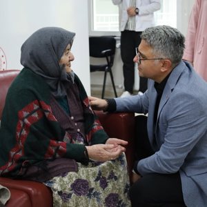 İl Müdürümüz Özgür Kırmızıtaş, Kıymetli Büyüklerimizle Dünya Yaşlılar Günü’nü Kutladı - fotoğraf 4