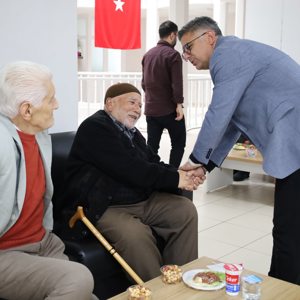 İl Müdürümüz Özgür Kırmızıtaş, Kıymetli Büyüklerimizle Dünya Yaşlılar Günü’nü Kutladı - fotoğraf 2