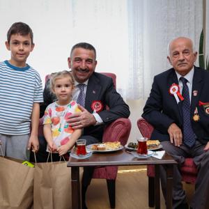 19 Eylül Gaziler Günü'nün yıl dönümü münasebetiyle hane ziyareti  gerçekleştirilmiştir. - fotoğraf 2