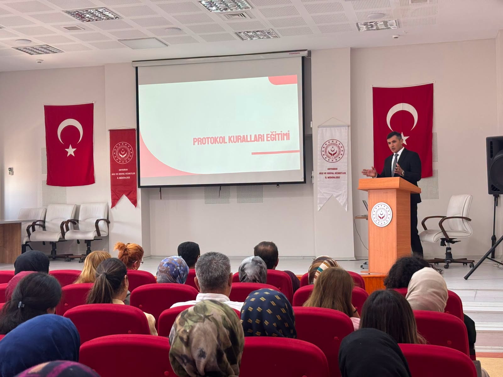 Personelimize Yönelik “Hitabet ve Etkili Sunum” ile “Protokol Kuralları” Eğitimleri Gerçekleştirdik