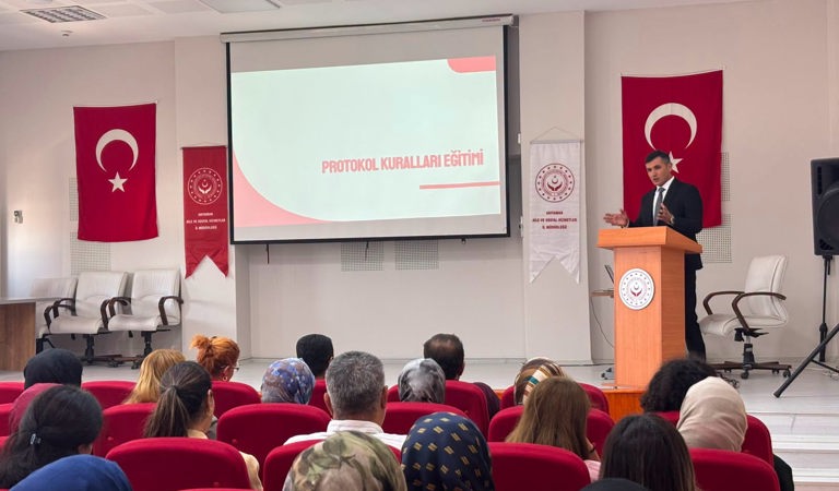 Personelimize Yönelik “Hitabet ve Etkili Sunum” ile “Protokol Kuralları” Eğitimleri Gerçekleştirdik