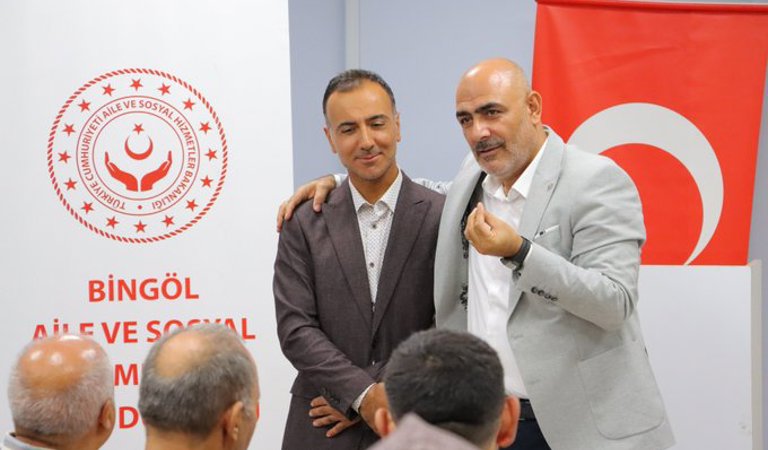 Çocuk Evleri Sitesi, Çocuk Evleri Koordinasyon Merkezi ve İller Bankası Çocuk Evleri Sitesi’nde görev yapan çalışma arkadaşlarımızla değerlendirme toplantısı gerçekleştirildi.