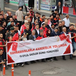19 Eylül Gaziler Günü münasebetiyle, Valimiz Sayın Cahit ÇELİK’in katılımıyla “Kahramanlarla Kardeşlik Yolunda” yürüyüşü gerçekleştirildi. - fotoğraf 1
