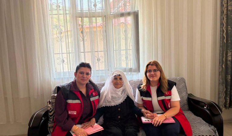 1 Ekim Dünya Yaşlılar Günü münasebetiyle, yaşlılarımızı ziyaret ederek kendileriyle bir araya geldik.