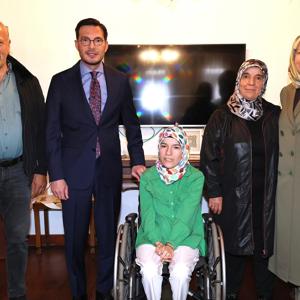 Serebral Palsi Farkındalık Gününde Şehit Kardeşi Sevda AKDAĞ’a Anlamlı Ziyaret - fotoğraf 1