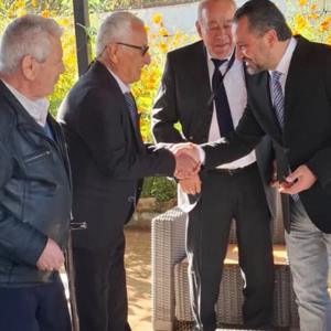 Muğla’da 1 Ekim Dünya Yaşlılar Günü Huzurevinde Kutlandı 1 Ekim Dünya Yaşlılar Günü kapsamında, Abide Hasan Nuri Öncüer Huzurevinde anlamlı bir program gerçekleştirildi. Muğla Vali Yardımcılarımız Sayın Murat SARI ve Sayın Ahmet Ferhat ÖZEN ile İl Müdürümüz Sayın Mahmut SELÇUK, Abide Hasan Nuri Öncüer Huzurevinde kalan yaşlılarımızı ziyaret ederek 1 Ekim Dünya Yaşlılar Günü’nü kutladı. Gerçekleştirilen ziyarette huzurevi sakinlerimizle bir araya gelen Vali Yardımcılarımız ve İl Müdürümüz, büyükl - fotoğraf 2