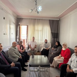 Aziz Şehitlerimizin Kıymetli Emanetleriyle Gönülden Gönüle - fotoğraf 1