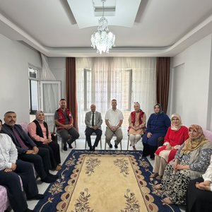 Aziz Şehitlerimizin Kıymetli Emanetleriyle Gönülden Gönüle - fotoğraf 2