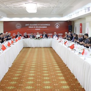 Bakan Göktaş, Gaziantep'te şehit aileleri ve gazilerle vefa buluşmasında bir araya geldi: - fotoğraf 3