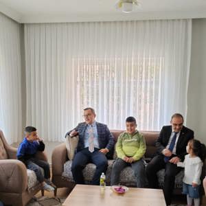 Evde Bakım Hizmeti Alan Aileye Ziyaret Düzenlendi - fotoğraf 1