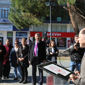 8 Mart Dünya Kadınlar Günü Dolayısıyla Atatürk Anıtı’na Çelenk Sunuldu - fotoğraf 2