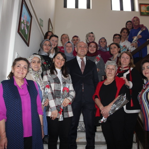 İl Müdürlüğü personeline “Kadınlar Günü” sürprizi  - fotoğraf 1