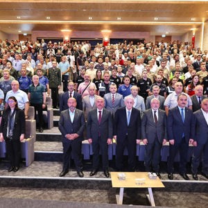  "İrade Bizim, Demokrasi Bizim" Konferansı Yoğun Katılımla Gerçekleştirildi - fotoğraf 2