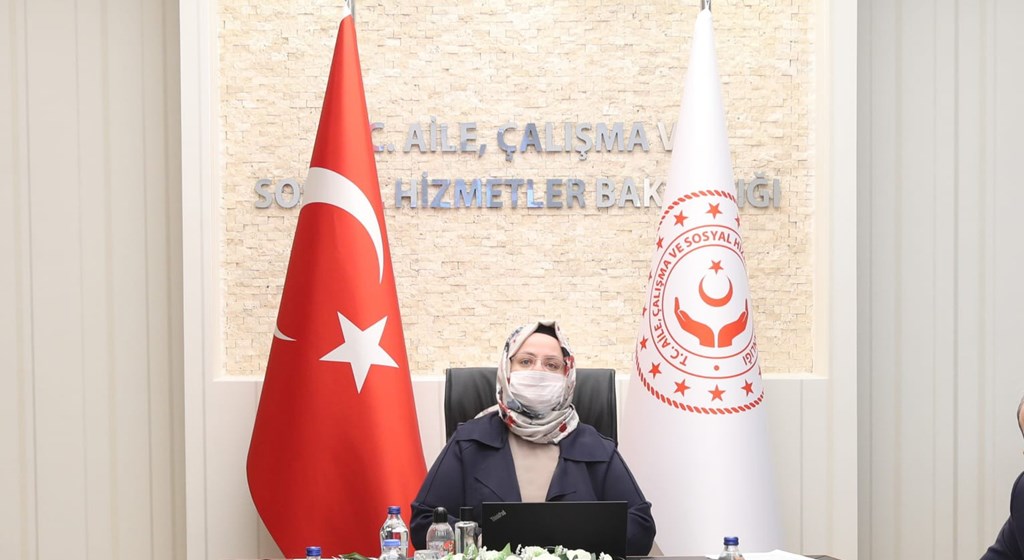Bakan Selçuk, TÜRMOB ve TOBB Başkanlarıyla Video Konferansla "Kısa Çalışma Ödeneği"ni Görüştü