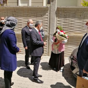 İl Müdürümüz Tekin BALCI, Samsun Valisi Sn. Osman KAYMAK ile birlikte Şehit Annesinin Anneler Günü’nü kutladı - fotoğraf 1