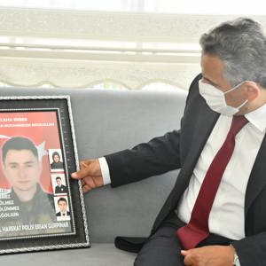 İl Müdürümüz Tekin Balcı, Valimiz Sayın Osman Kaymak ile birlikte şehit ailelerinin bayramını kutladı - fotoğraf 13