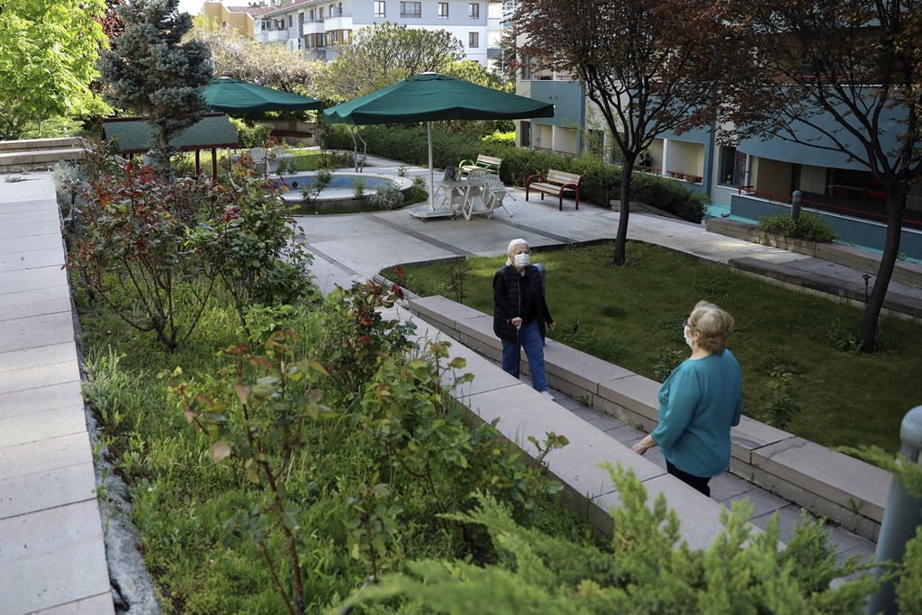 Minister SELÇUK: Day Life Centers will be opened from July 1st as part of the First Normalization Steps in Nursing Homes