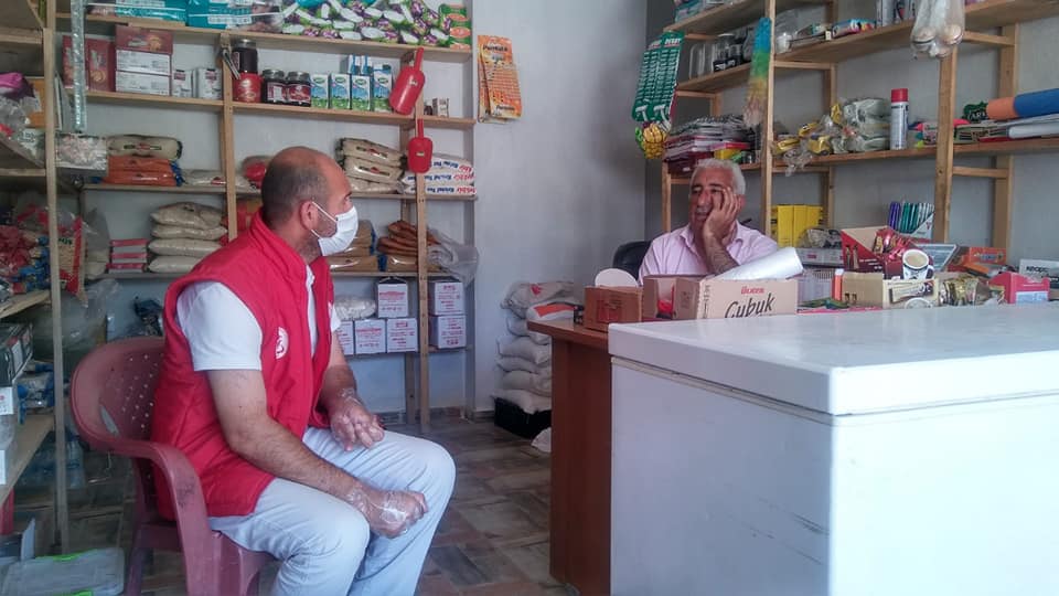 Normalleşme sürecinde personellerimiz kapı kapı dolaşarak vatandaşlarımıza hizmet etmeye devam ediyor