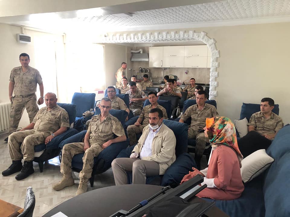  Varto Jandarma Komutanlığı personellerine Kadına Yönelik Şiddetle Mücadele konulu eğitim verildi