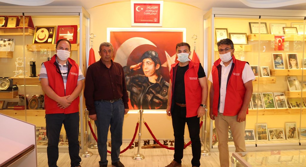 Bakanlığımız, Babalar Günü' nde Şehit Babalarımızı Yalnız Bırakmadı