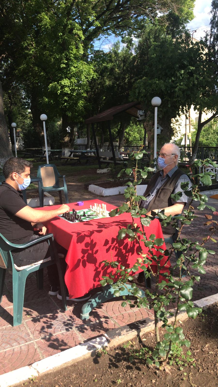 Kırklareli Huzurevi Müdürlüğünde gerçekleştirilen satranç etkinliği koca çınarımızın galibiyetiyle sonuçlandı.  