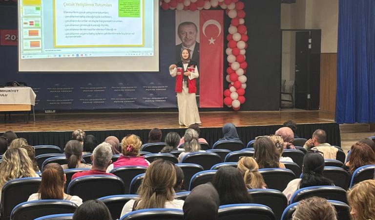 Aile Eğitim Programı ile Ailelerimizin Günlük Yaşamını Kolaylaştıracak Bilgi ve Becerileri Paylaşmaya Devam Ediyoruz