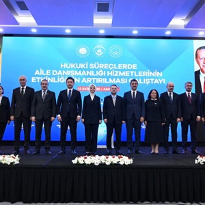 Bakanımız Göktaş "Hukuki Süreçlerde Aile Danışmanlığı Hizmetlerinin Etkinliğinin Artırılması Çalıştayı"nda konuştu - fotoğraf 10