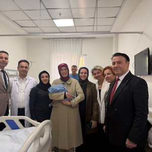 İnayet Topçuoğlu Hastanesi ile Diş Hekimi Aylin Dilbaz Çetin Diş Hastanesi’ne Anlamlı Ziyaret - fotoğraf 1