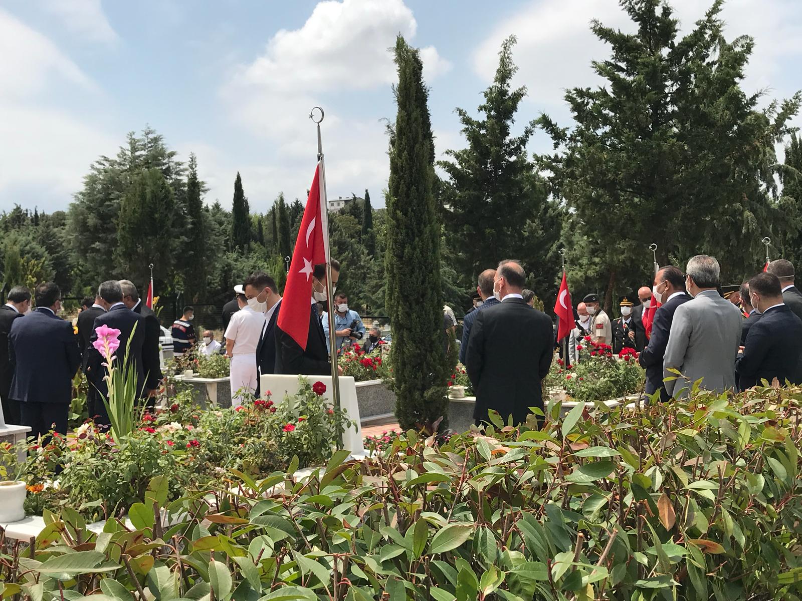 15 Temmuz Demokrasi ve Milli Birlik Gününde Hamitler ve Pınarbaşı Şehitliklerinde Anma Töreni Düzenlendi