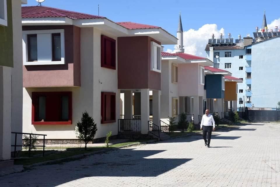 Muş’umuzun marka adı olan Muş Lalesi ismiyle de resmiyet kazanan Muş Lalesi Çocuk Evleri Sitemiz açılışa ve hizmete hazır hale geldi