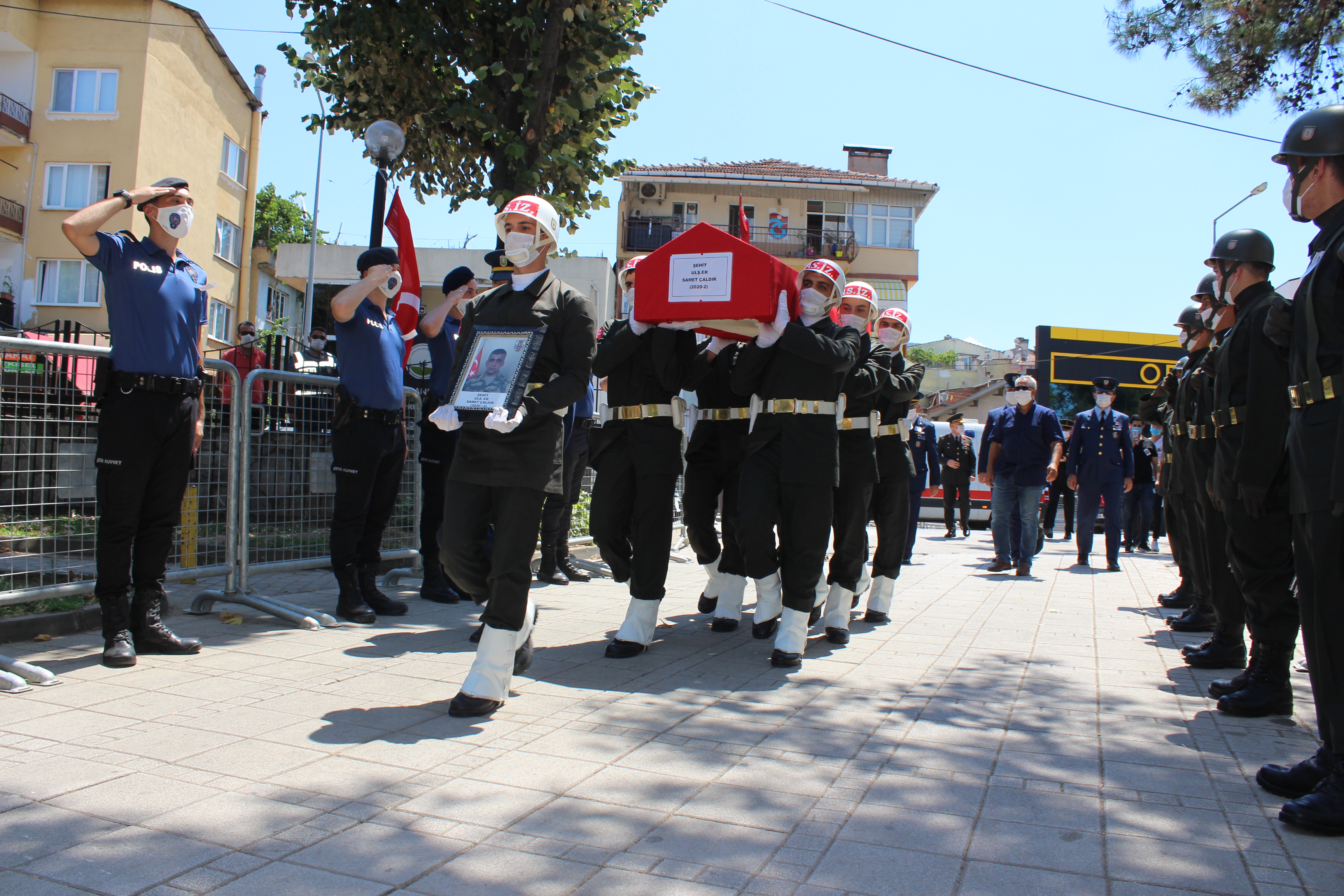 Bursa, Şehit Ulş. Er Samet ÇALDIR’ı Son Yolculuğuna Uğurladı