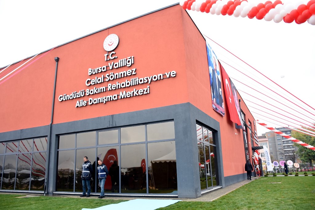 Bakanımız Sayın Zehra Zümrüt Selçuk: “124 Gündüz Yaşam Merkezinde Haftalık Hizmet Süresini 40 Saate Çıkardık”