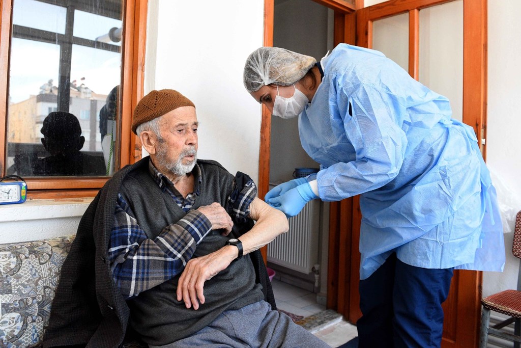 Minister SELÇUK: "We started to deposit the Payments of Elderly and Disabled Pensions for September to our citizens' accounts today"