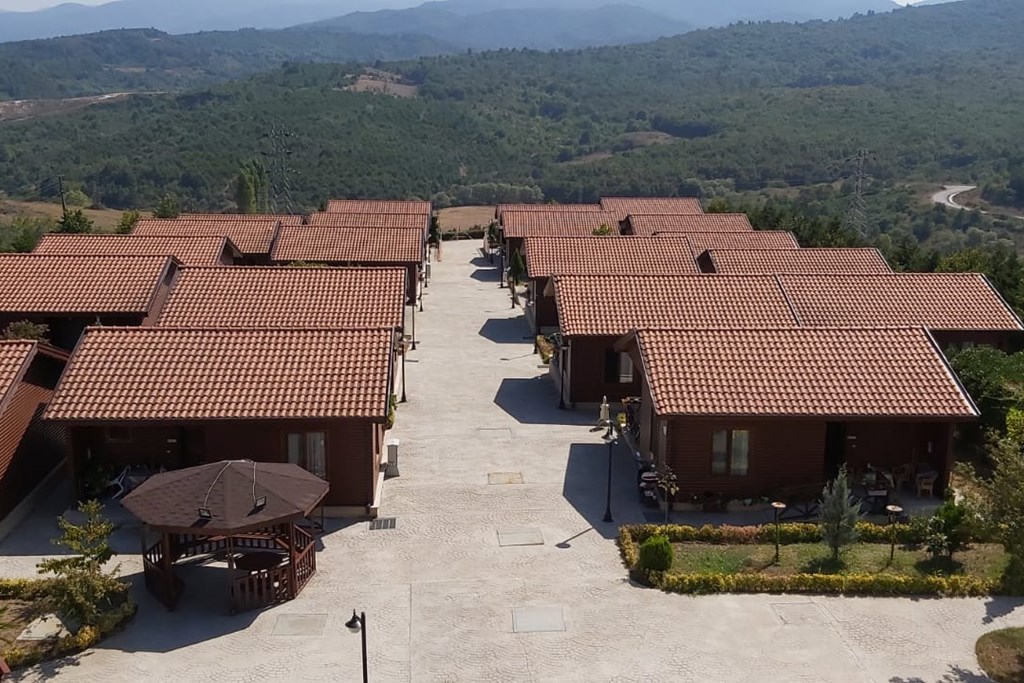 Yaşlılarımızın İyi Koşullarda Yaşamlarını Sürdürmeleri İçin Site, Avlu ve Küçük Ev Tipi Huzurevi Modelleri Yaygınlaştırılıyor.