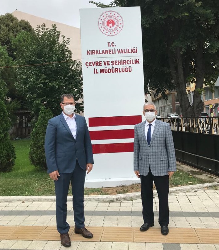 Kırklareli Aile, Çalışma ve Sosyal Hizmetler İl Müdürü Faruk UYSAL, Kırklareli Çevre ve Şehircilik İl Müdürü Ersoy CANBEK’i makamında ziyaret etti.