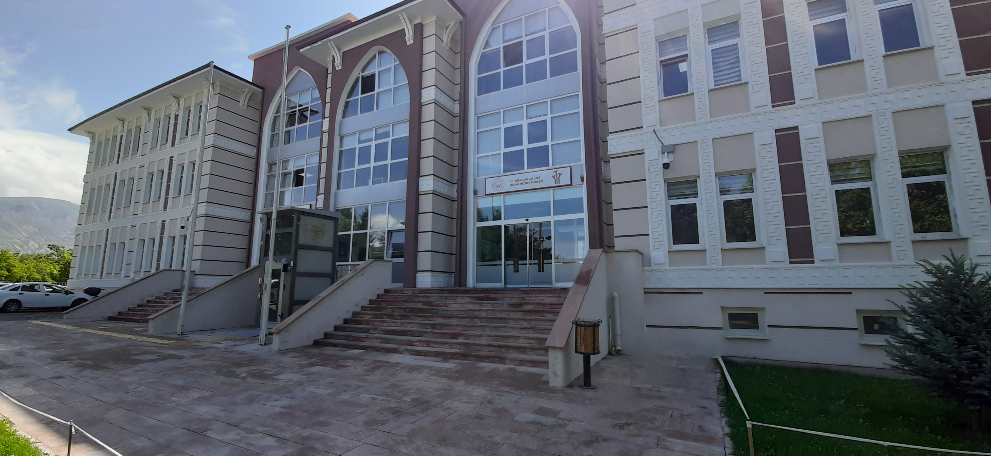 Bakan Selçuk: “81 ŞÖNİM ve 347 SHM’de ‘Kadın Hizmetleri İrtibat Noktaları’ Oluşturduk”